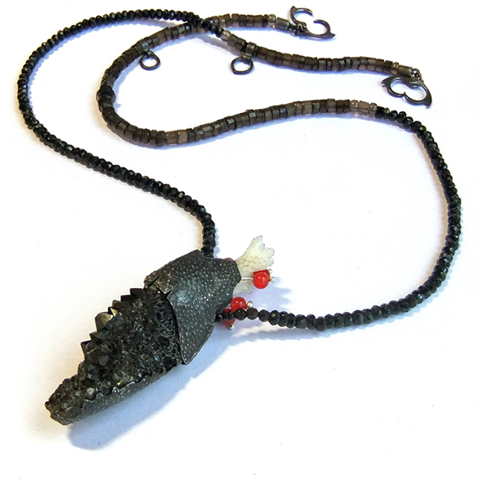 The Terrasaura necklace