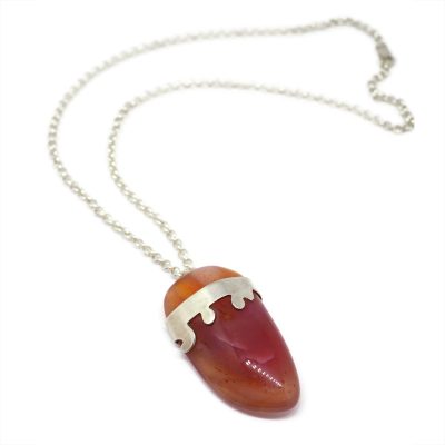 Reddish agate pendant set with sterling silver