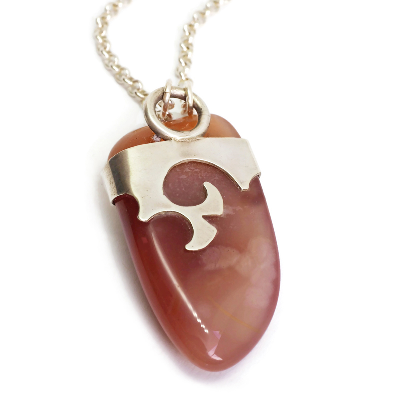 Reddish agate pendant set with sterling silver (back detail)